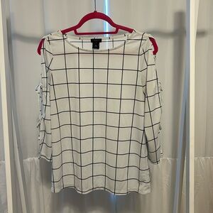 Black and white blouse (b2)